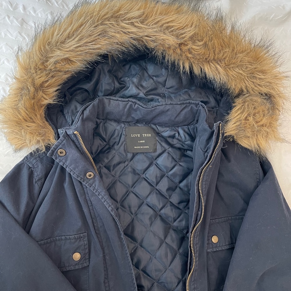 Navy blue jacket w/ removable faux fur hood large